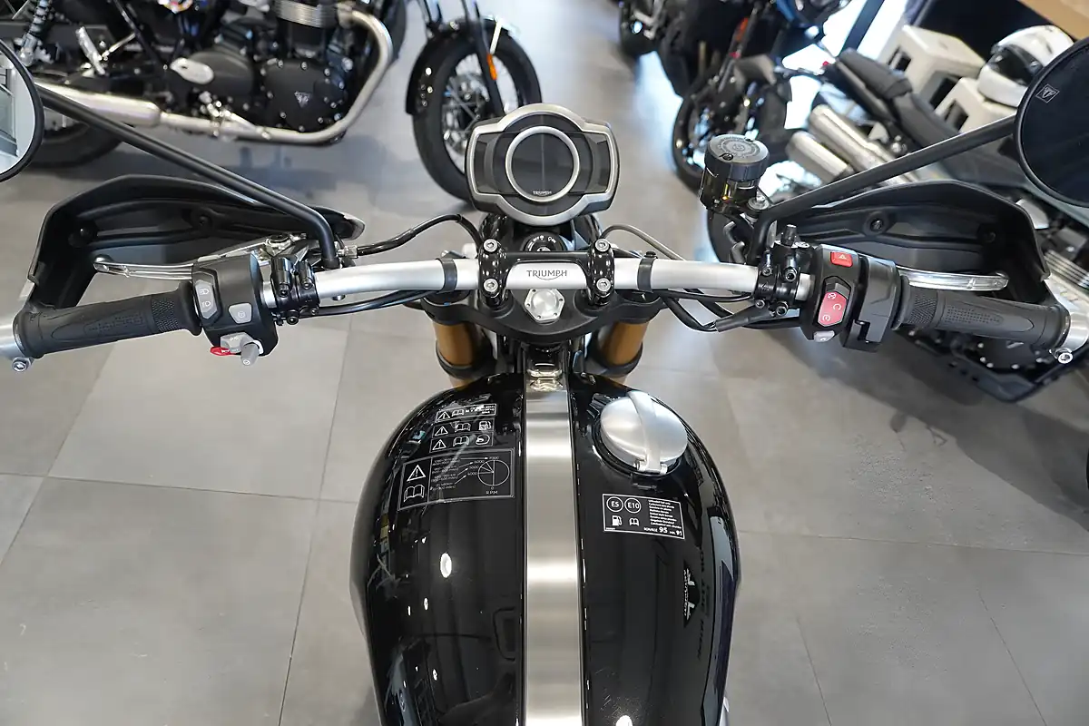 Used 2026 Triumph Scrambler 1200 Xe Jet Black - Interior and Exterior details 7
