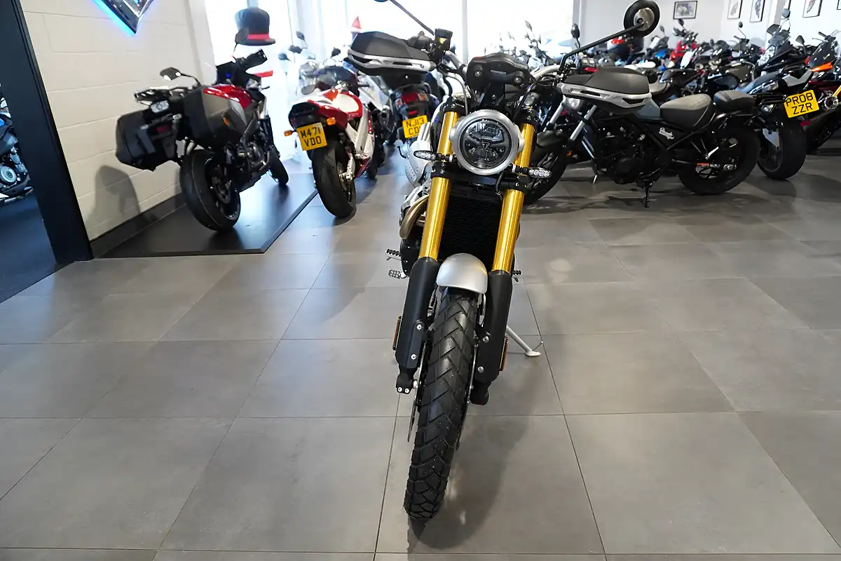 Used 2026 Triumph Scrambler 1200 Xe Silver Ice/Black - Interior and Exterior details 3