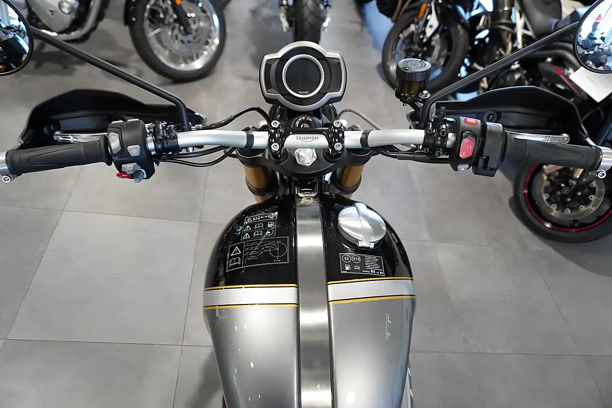 Used 2026 Triumph Scrambler 1200 Xe Silver Ice/Black - Interior and Exterior details 7