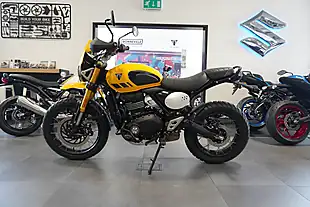 Used 2026 Triumph Scrambler 400 Xc Racing Yellow - Interior and Exterior details 2