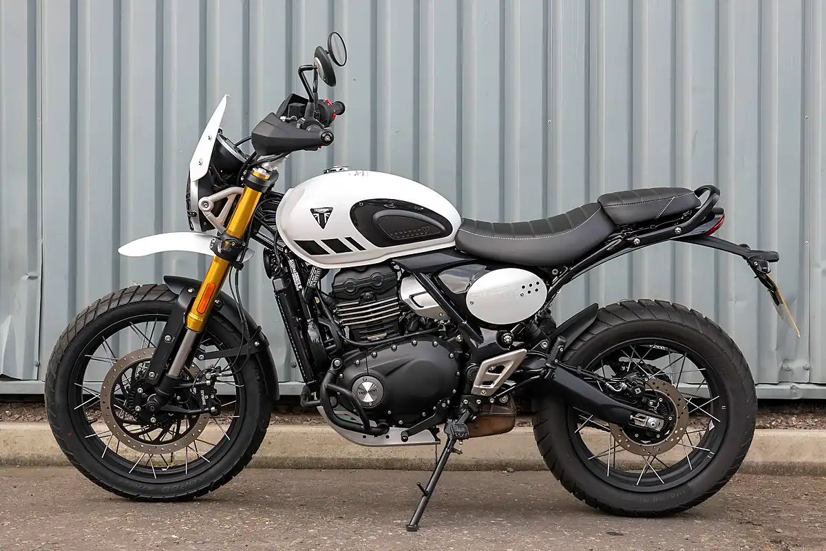 Used 2026 Triumph Scrambler 400 Xc Vanilla White - Interior and Exterior details 5