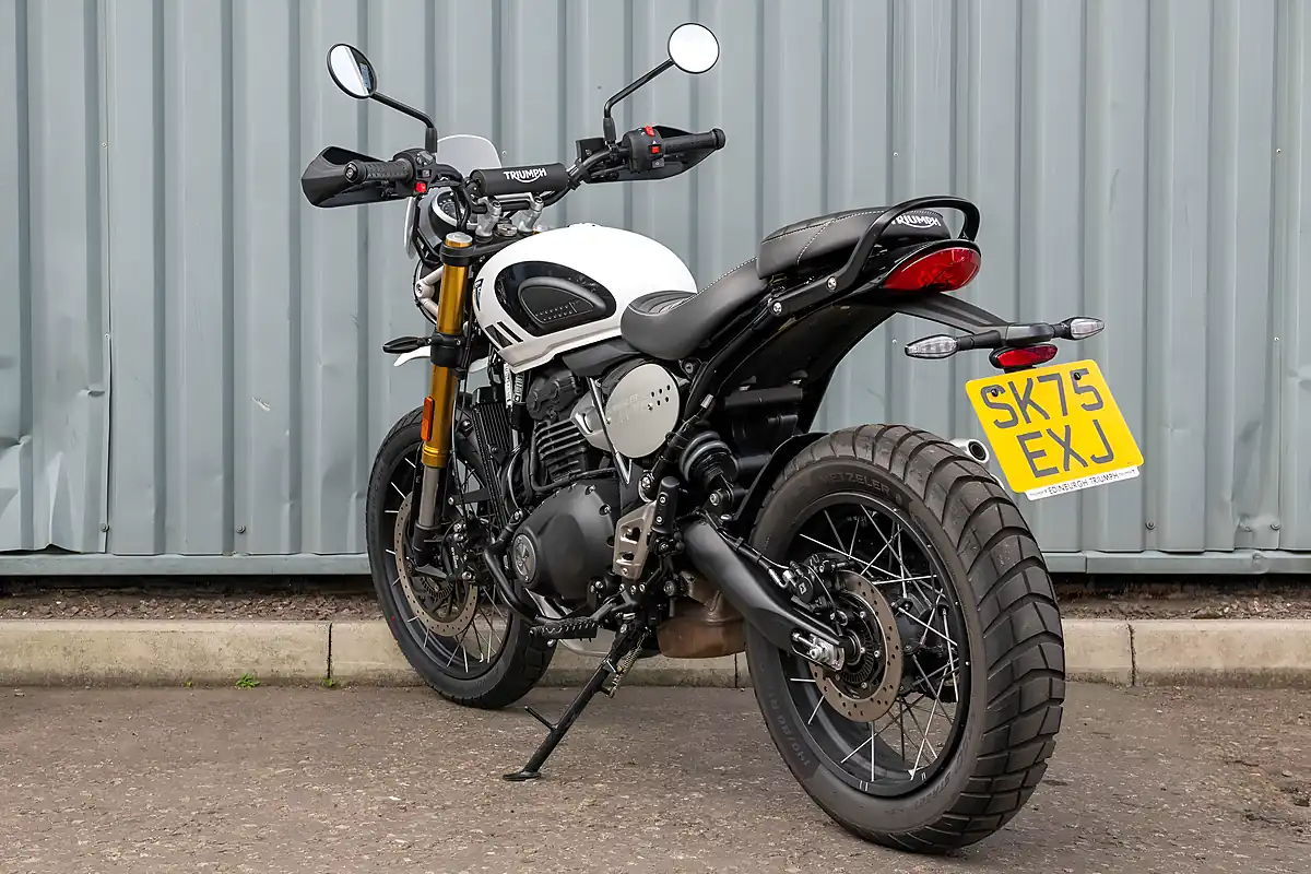 Used 2026 Triumph Scrambler 400 Xc Vanilla White - Interior and Exterior details 6