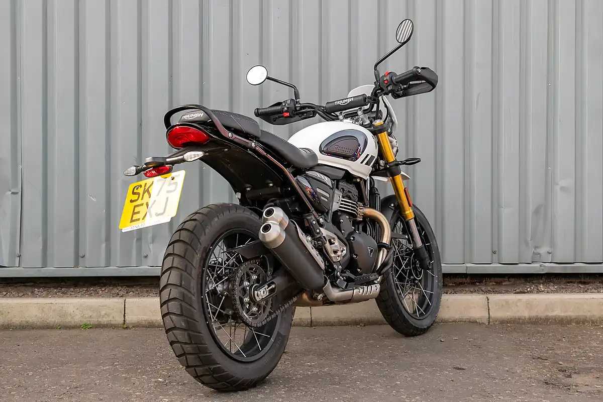 Used 2026 Triumph Scrambler 400 Xc Vanilla White - Interior and Exterior details 8