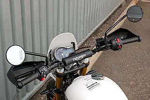 Used 2026 Triumph Scrambler 400 Xc Vanilla White - Interior and Exterior details 9