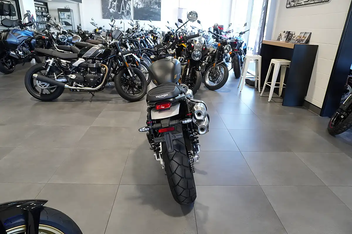 Used 2026 Triumph Scrambler 900 Matt Khaki Green/ Black - Interior and Exterior details 4