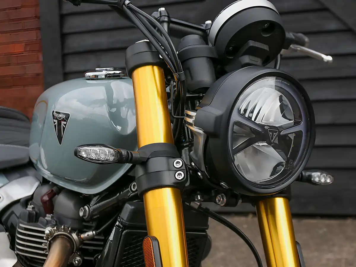 Used 2026 Triumph Scrambler 900 Urban Grey - Interior and Exterior details 6