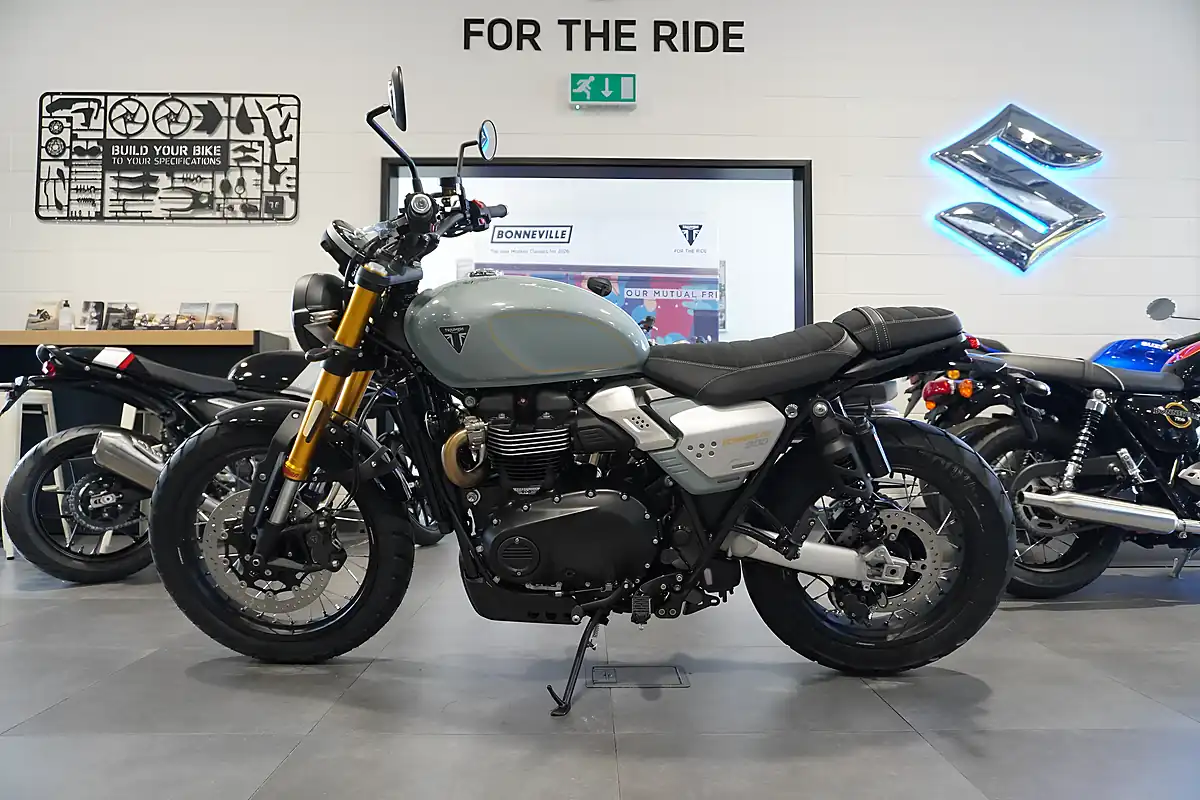 Used 2026 Triumph Scrambler 900 Urban Grey - Interior and Exterior details 2