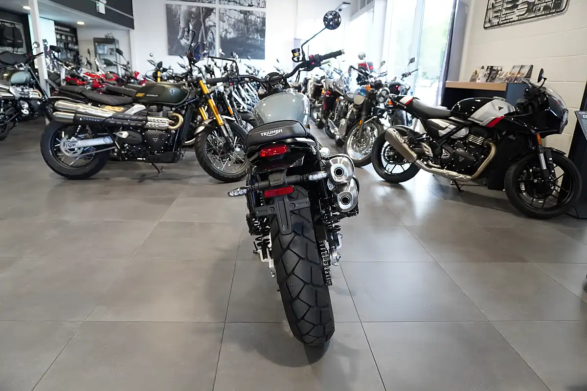 Used 2026 Triumph Scrambler 900 Urban Grey - Interior and Exterior details 4