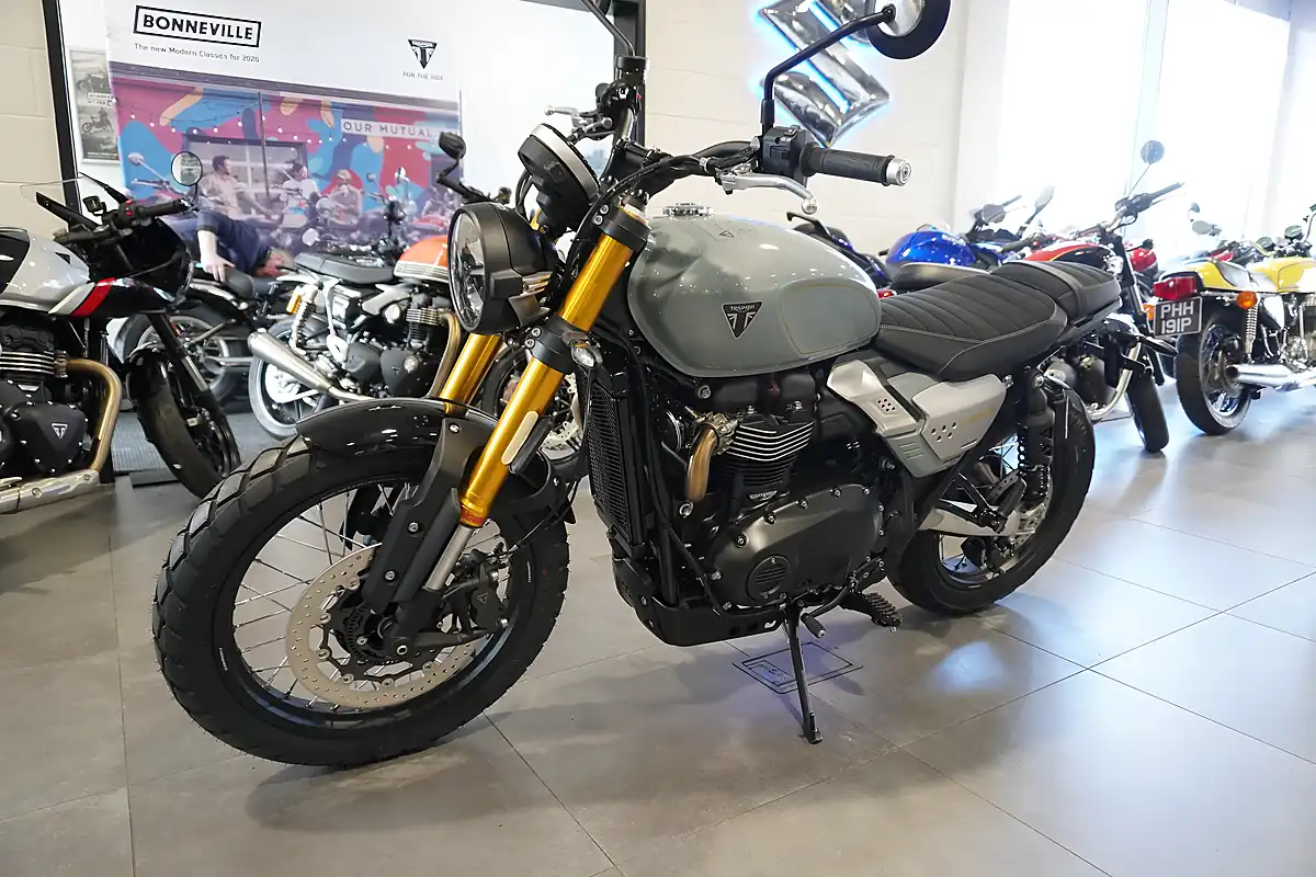 Used 2026 Triumph Scrambler 900 Urban Grey - Interior and Exterior details 6