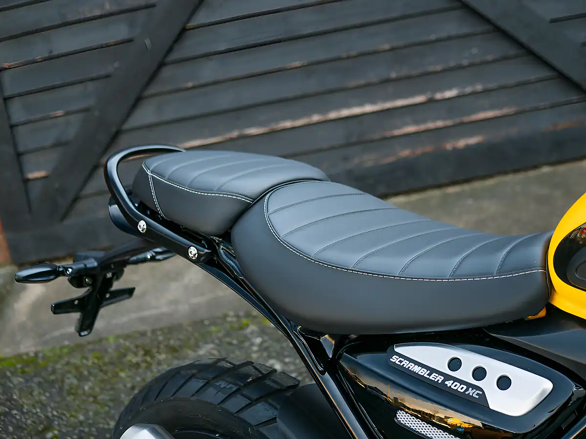 Used 2026 Triumph Scrambler Xc Racing Yellow - Interior and Exterior details 16