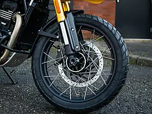Used 2026 Triumph Scrambler Xc Racing Yellow - Interior and Exterior details 3
