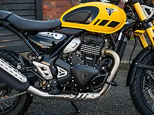Used 2026 Triumph Scrambler Xc Racing Yellow - Interior and Exterior details 7