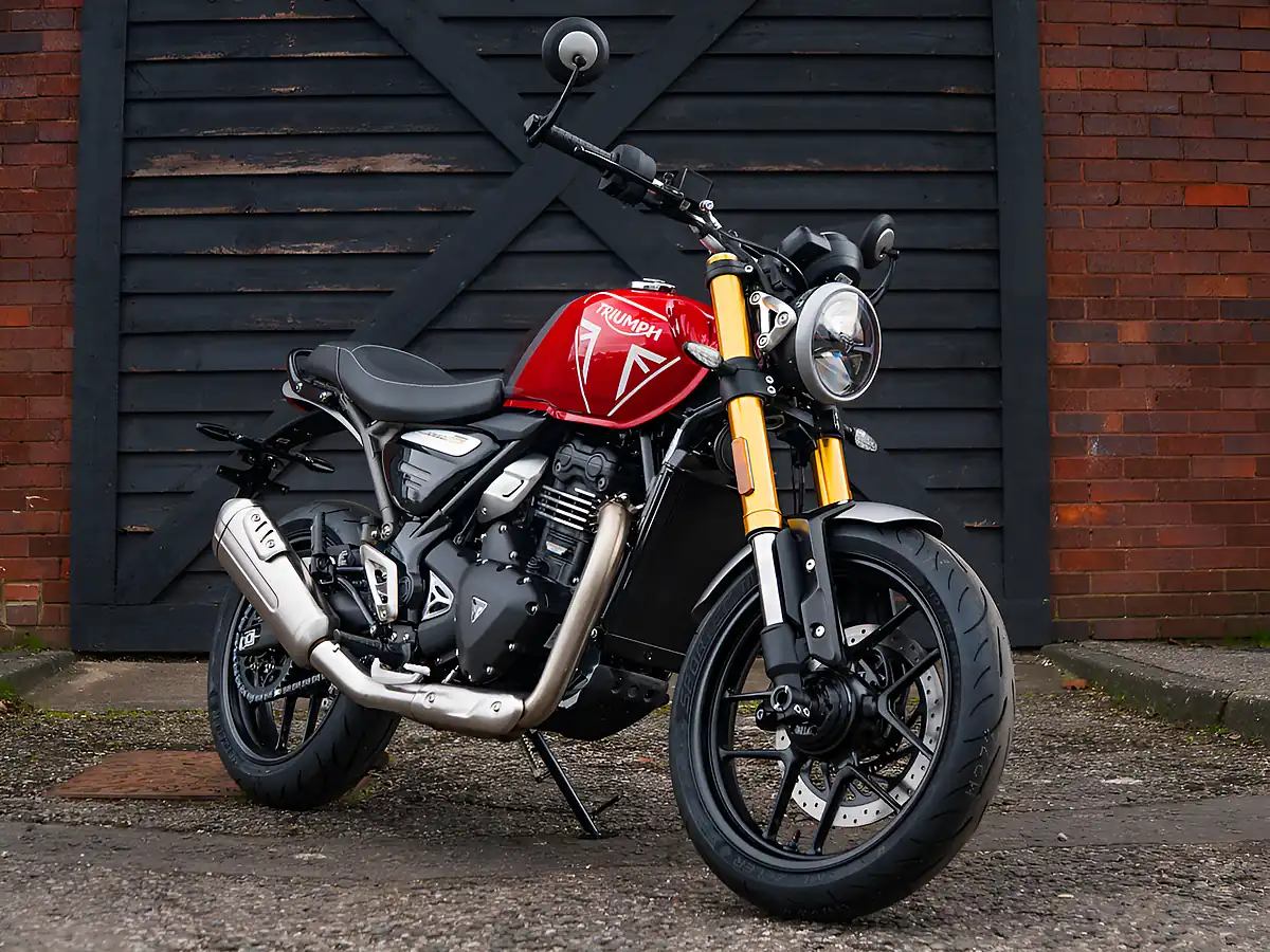 Used 2026 Triumph Speed 400 Lava Red Gloss / Storm Grey - Front View