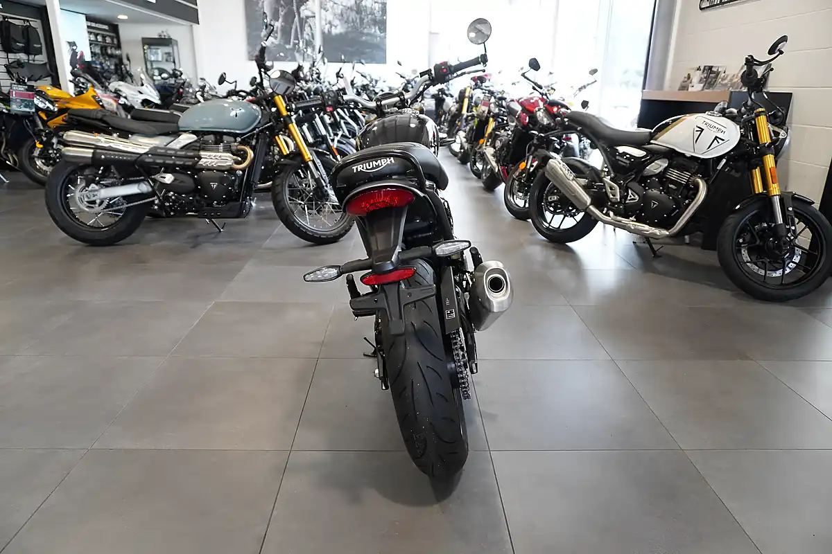 Used 2026 Triumph Speed 400 Phantom Black - Interior and Exterior details 4