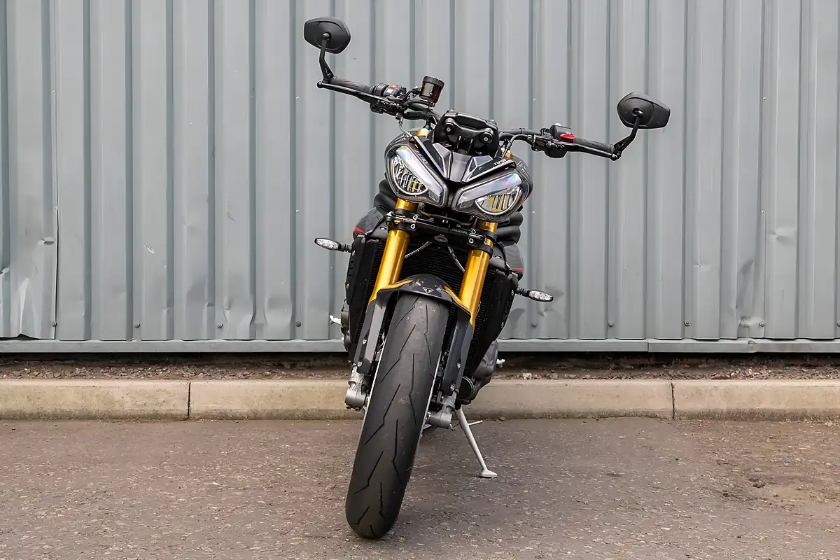 Used 2026 Triumph Speed Triple RS Granite / Diablo Red - Interior and Exterior details 3