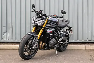 Used 2026 Triumph Speed Triple RS Granite / Diablo Red - Interior and Exterior details 4