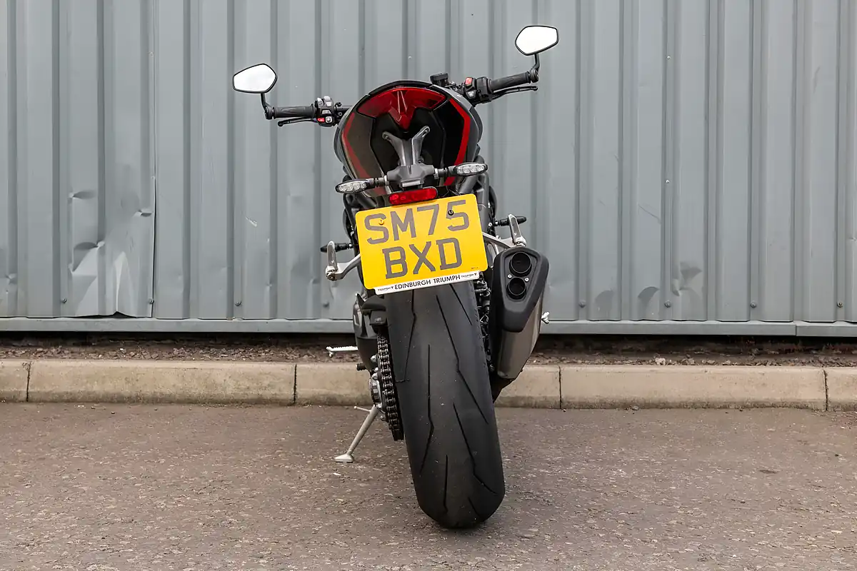 Used 2026 Triumph Speed Triple RS Granite / Diablo Red - Interior and Exterior details 7
