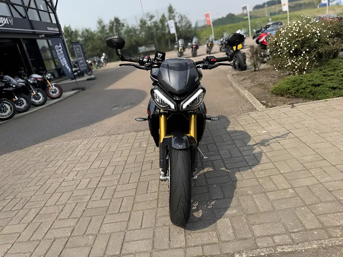 Used 2026 Triumph Speed Triple RS Grey - Interior and Exterior details 5