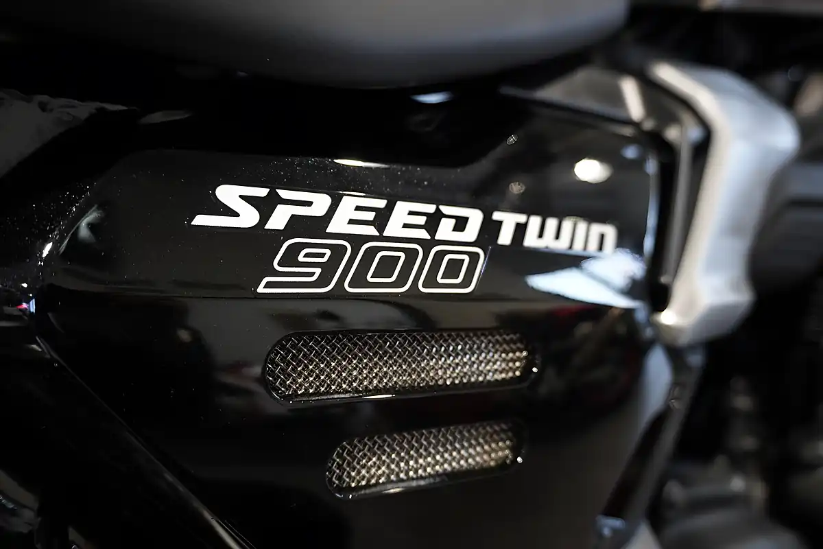 Used 2026 Triumph Speed Twin 900 Classic Phantom Black/Gold - Interior and Exterior details 8