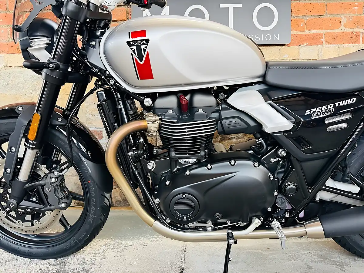 Used 2026 Triumph Speed Twin 900 Retro Silver - Interior and Exterior details 16