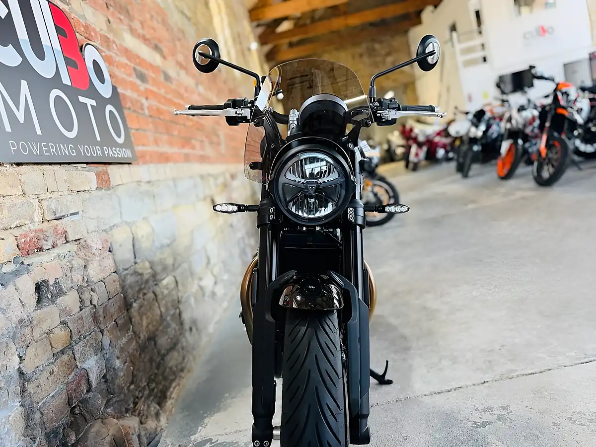 Used 2026 Triumph Speed Twin 900 Retro Silver - Interior and Exterior details 19
