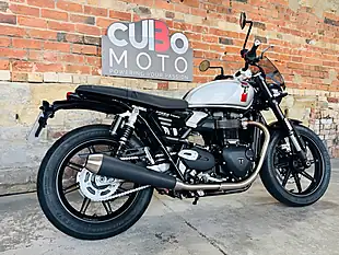 Used 2026 Triumph Speed Twin 900 Retro Silver - Interior and Exterior details 4