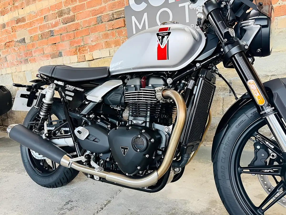 Used 2026 Triumph Speed Twin 900 Retro Silver - Interior and Exterior details 6
