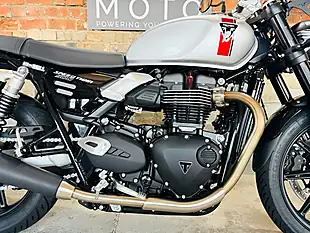 Used 2026 Triumph Speed Twin 900 Retro Silver - Interior and Exterior details 7