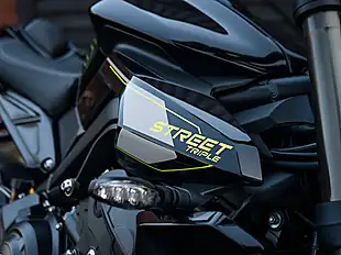 Used 2026 Triumph Street Triple 765 RS Phantom Black - Interior and Exterior details 9