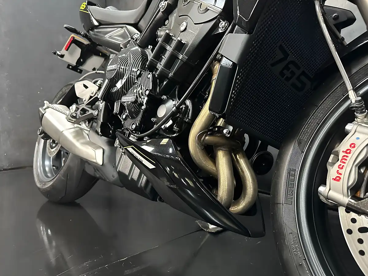 Used 2026 Triumph Street Triple RS Black - Interior and Exterior details 17