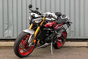 Used 2026 Triumph Street Triple Rx Matt Aluminium - Interior and Exterior details 5