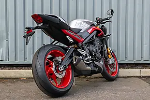Used 2026 Triumph Street Triple Rx Matt Aluminium - Interior and Exterior details 9