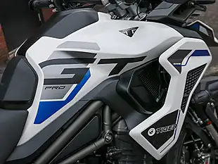 Used 2026 Triumph Tiger 1200 Alpine Edition Satin Crystal White - Interior and Exterior details 10