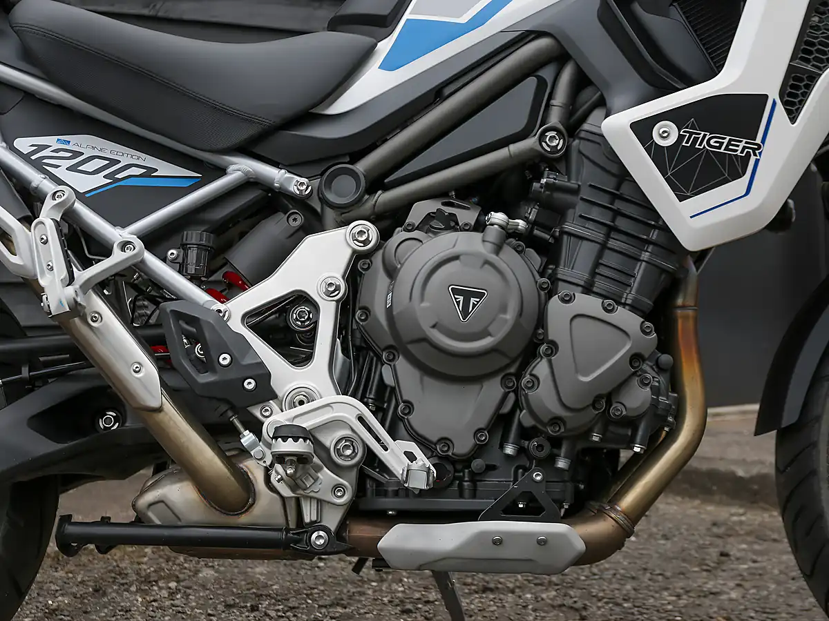 Used 2026 Triumph Tiger 1200 Alpine Edition Satin Crystal White - Interior and Exterior details 16