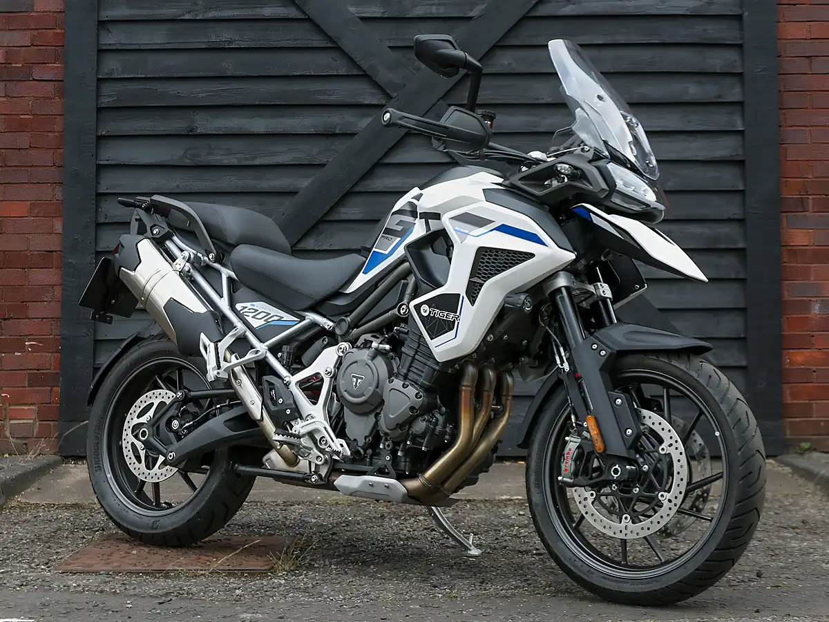 Used 2026 Triumph Tiger 1200 Alpine Edition Satin Crystal White - Interior and Exterior details 4
