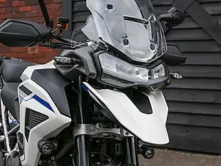 Used 2026 Triumph Tiger 1200 Alpine Edition Satin Crystal White - Interior and Exterior details 6