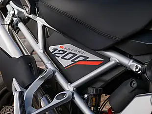 Used 2026 Triumph Tiger 1200 Alpine Edition Satin Crystal White - Interior and Exterior details 15