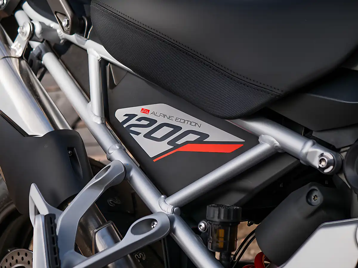 Used 2026 Triumph Tiger 1200 Alpine Edition Satin Crystal White - Interior and Exterior details 15
