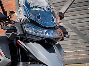 Used 2026 Triumph Tiger 1200 Alpine Edition Satin Crystal White - Interior and Exterior details 5