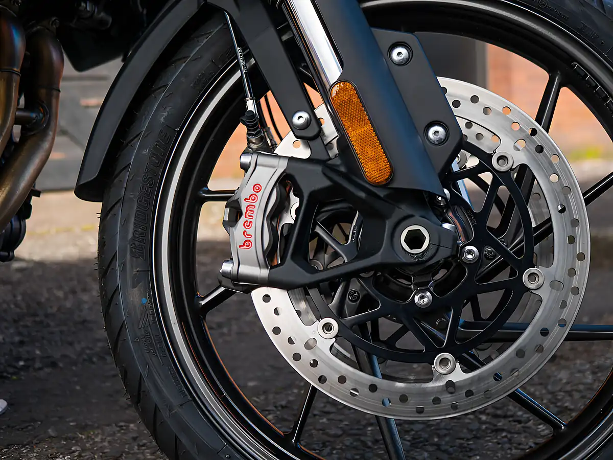 Used 2026 Triumph Tiger 1200 Alpine Edition Satin Crystal White - Interior and Exterior details 7