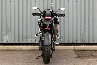 Used 2026 Triumph Tiger 1200 Alpine Edition Satin Crystal White - Interior and Exterior details 10