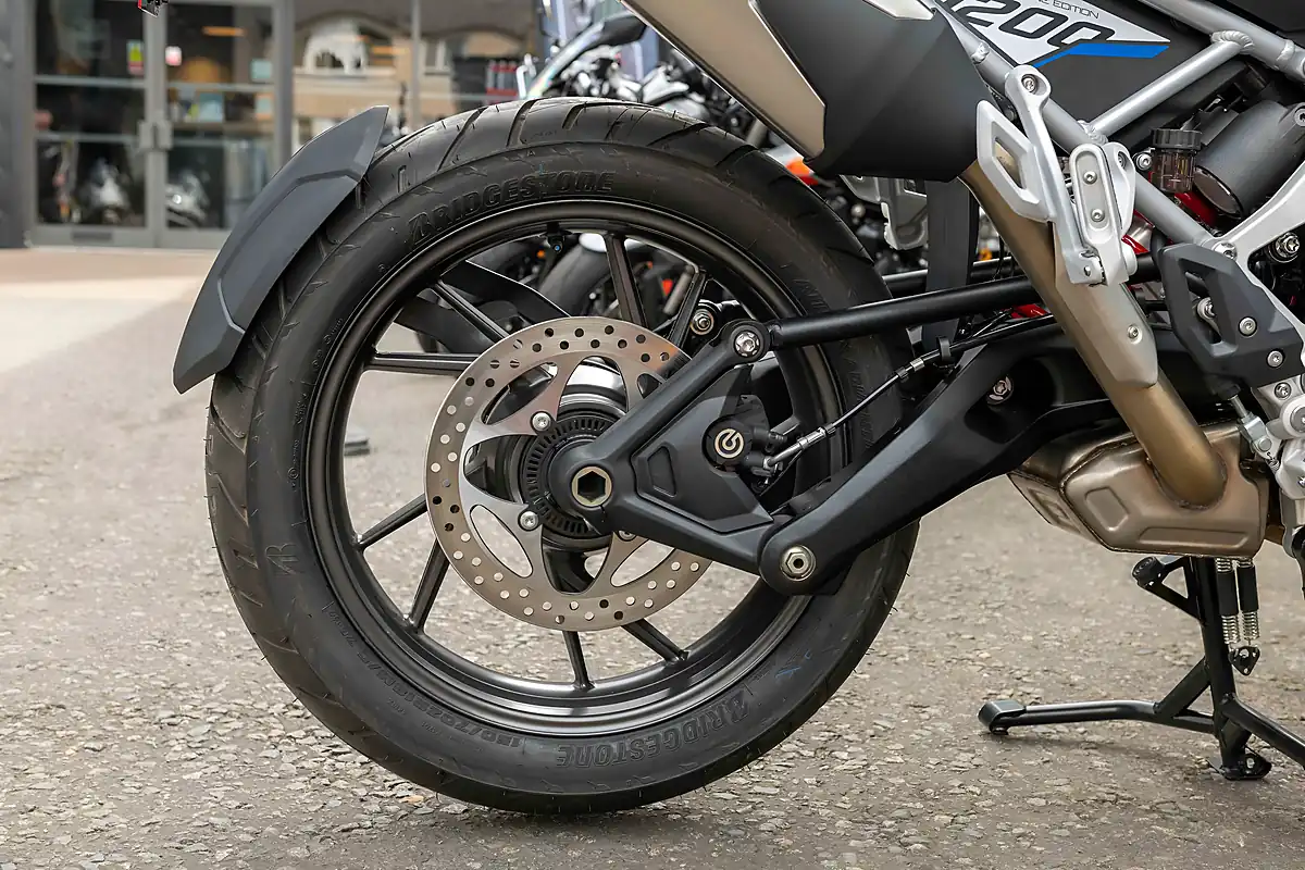 Used 2026 Triumph Tiger 1200 Alpine Edition Satin Crystal White - Interior and Exterior details 13