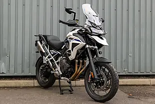 Used 2026 Triumph Tiger 1200 Alpine Edition Satin Crystal White - Interior and Exterior details 2