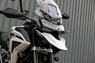 Used 2026 Triumph Tiger 1200 Alpine Edition Satin Crystal White - Interior and Exterior details 4