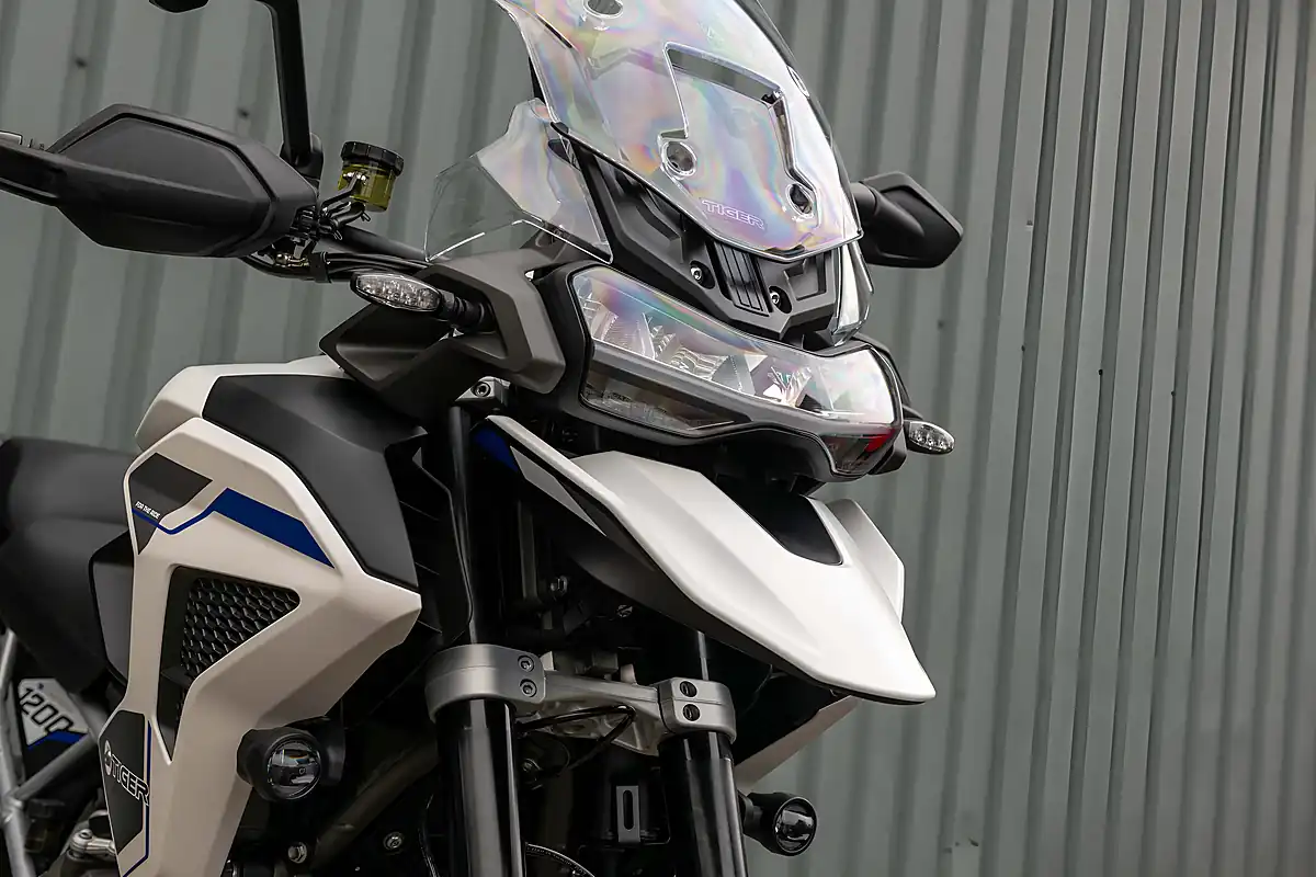 Used 2026 Triumph Tiger 1200 Alpine Edition Satin Crystal White - Interior and Exterior details 4