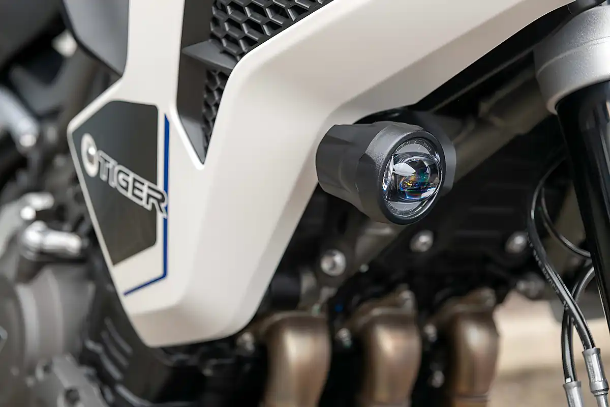 Used 2026 Triumph Tiger 1200 Alpine Edition Satin Crystal White - Interior and Exterior details 5