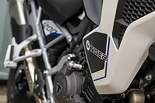 Used 2026 Triumph Tiger 1200 Alpine Edition Satin Crystal White - Interior and Exterior details 6