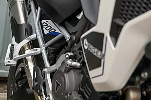 Used 2026 Triumph Tiger 1200 Alpine Edition Satin Crystal White - Interior and Exterior details 7