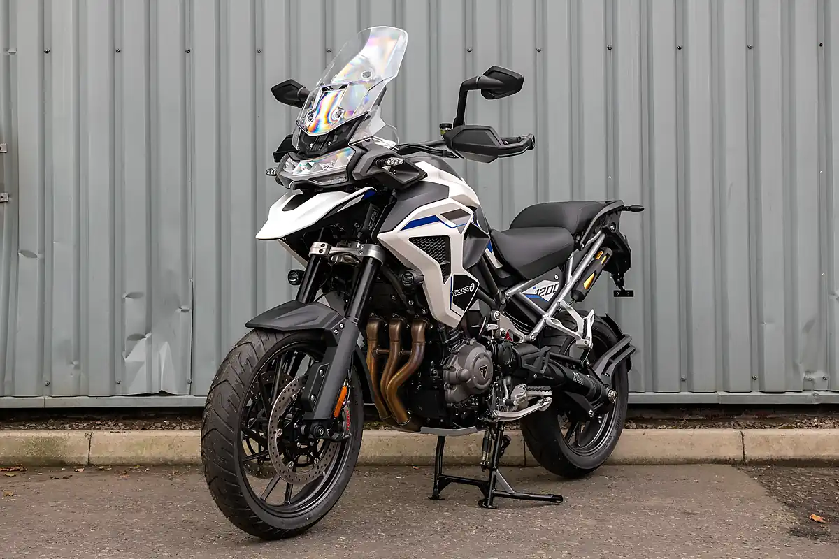 Used 2026 Triumph Tiger 1200 Alpine Edition Satin Crystal White - Interior and Exterior details 8