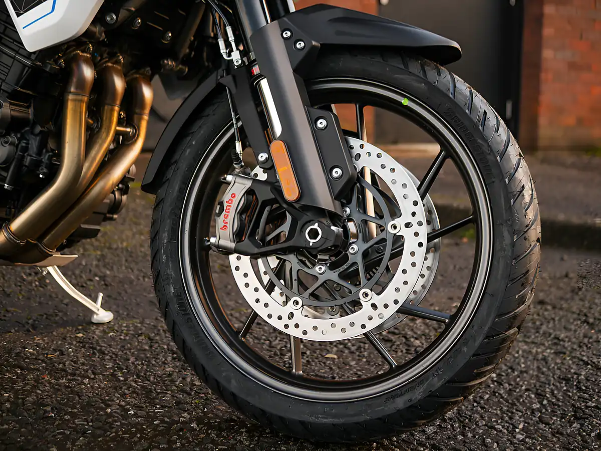 Used 2026 Triumph Tiger 1200 Alpine Edition Satin Crystal White - Interior and Exterior details 3